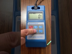 I misuratori Tesla digitali misurano il campo magnetico e la densità di flusso