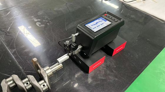 SRT-7300+ Strumento portatile per la misurazione della rugosità superficiale e del profilo, gamma 500μm, tester per il contorno di rugosità e ondulazione del touch screen