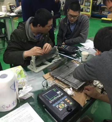 FD-GT-1010 Rivelatore di difetti a ultrasuoni con onda quadra, schermo TFT da 5,7 pollici per ispezione di recipienti a pressione e ferrovie