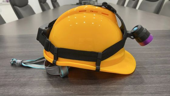 Lampada frontale UV a particelle magnetiche fluorescenti DG-3101S con lunghezza d'onda di picco di 365-370nm e 2 batterie al litio 18650