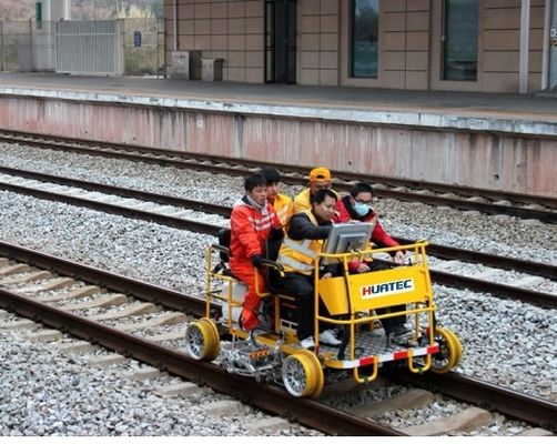 Rilevatore di difetti UT per binari ferroviari portatile FD-GT60, vagone di prova elettrico per binari per ispezione di binari comuni ad alta velocità e metropolitane