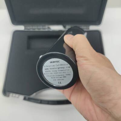 Vibration Calibrator Used to Calibrate Small Vibration Transducers 
