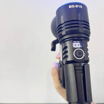 Lampada UV portatile con diametro di illuminazione efficace di 15 cm